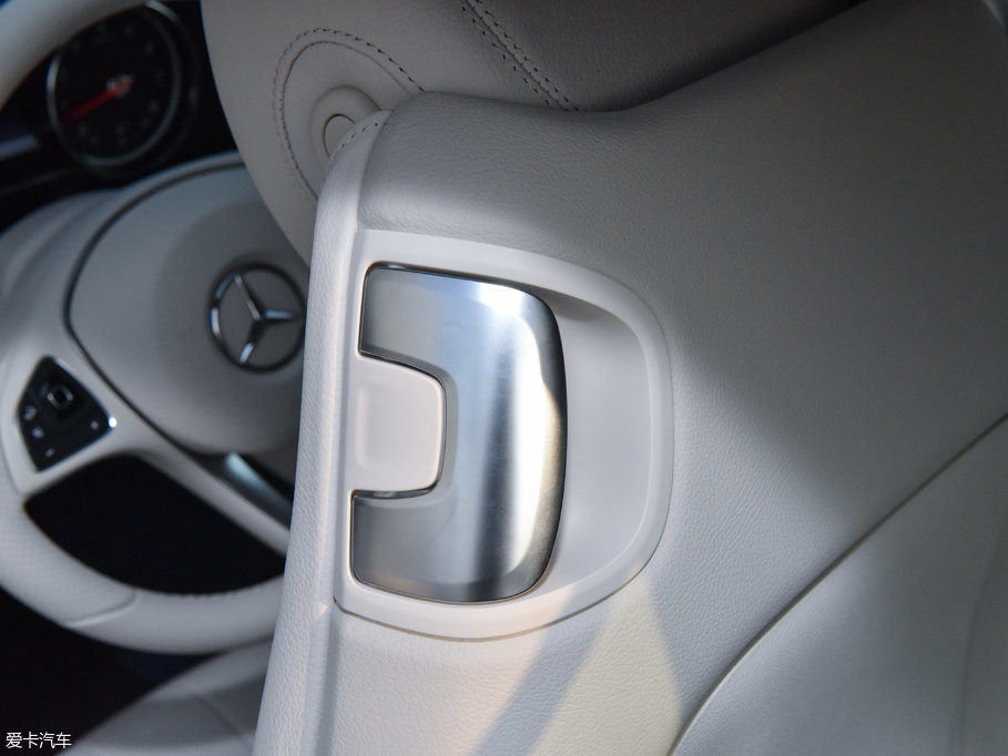 2017��YE���p�T E 200 Coupe 4MATIC