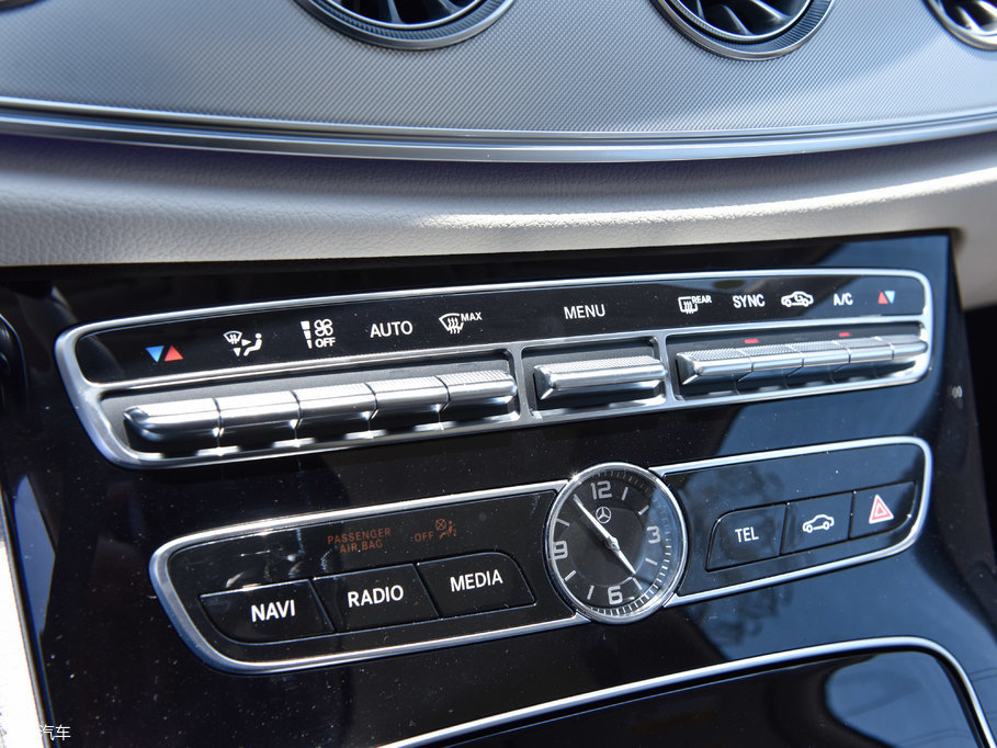 2017��YE���p�T E 200 Coupe 4MATIC