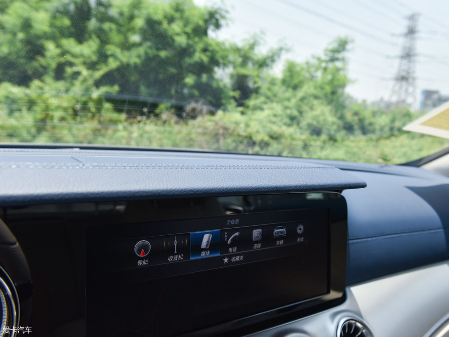 2017��YE���p�T E 200 Coupe 4MATIC