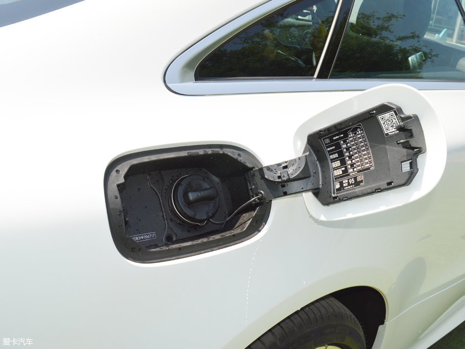 2017��YE���p�T E 200 Coupe 4MATIC