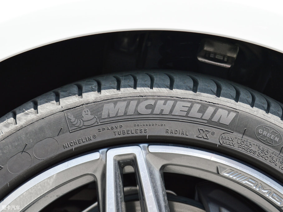 2017��YE���p�T E 200 Coupe 4MATIC