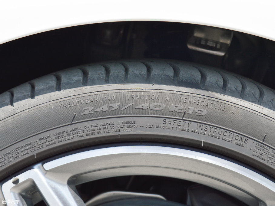 2017��YE���p�T E 200 Coupe 4MATIC