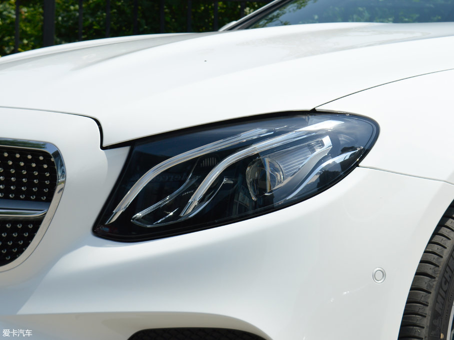 2017��YE���p�T E 200 Coupe 4MATIC