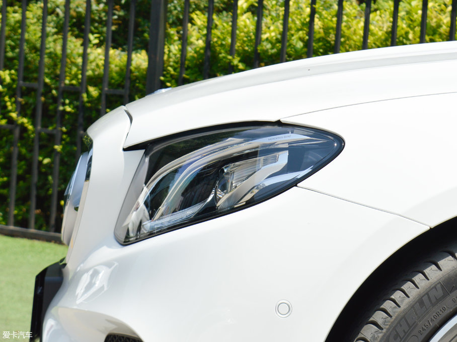 2017��YE���p�T E 200 Coupe 4MATIC