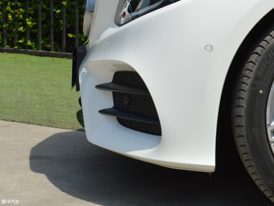 2017��YE���p�T E 200 Coupe 4MATIC