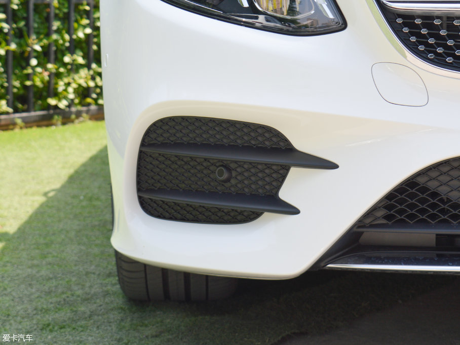 2017��YE���p�T E 200 Coupe 4MATIC