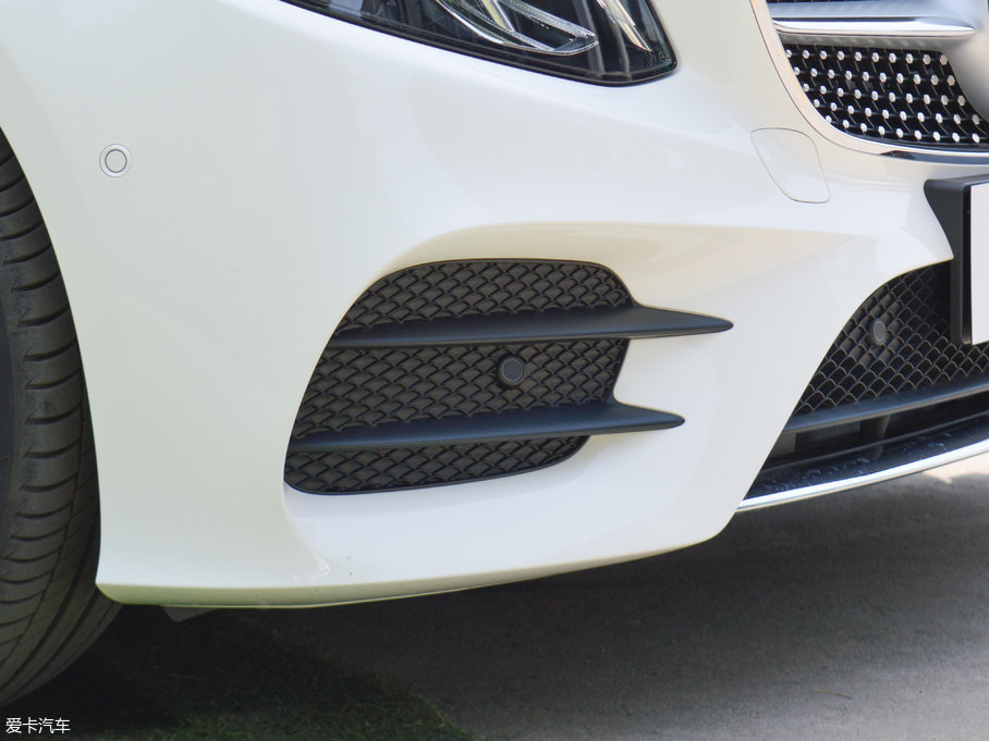 2017��YE���p�T E 200 Coupe 4MATIC