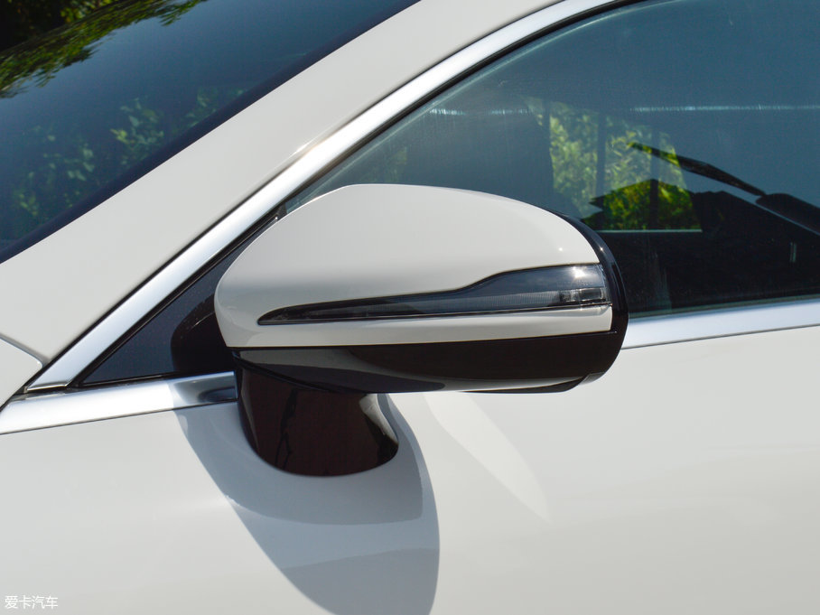 2017��YE���p�T E 200 Coupe 4MATIC