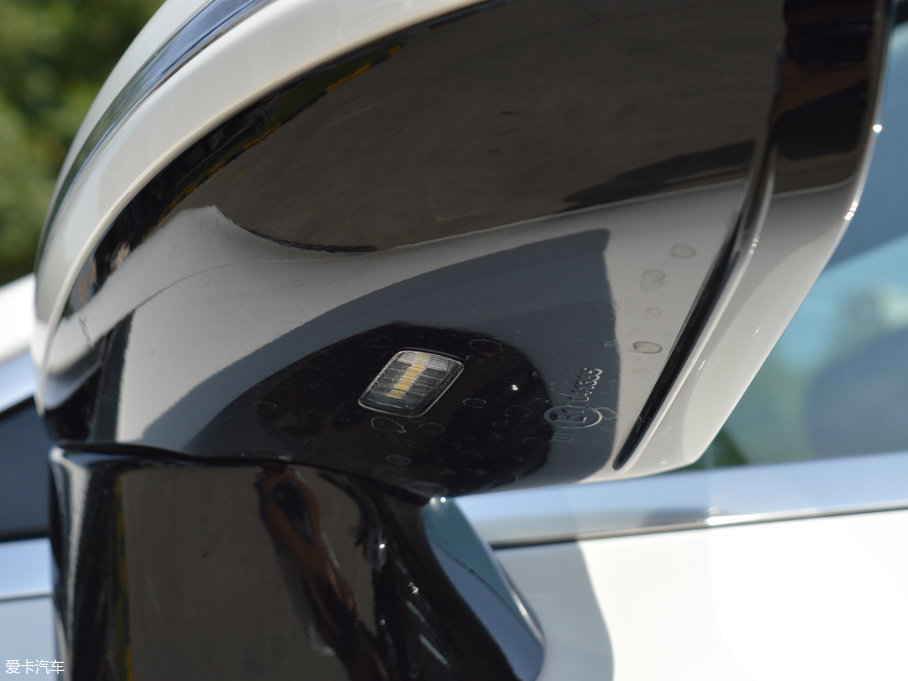 2017��YE���p�T E 200 Coupe 4MATIC