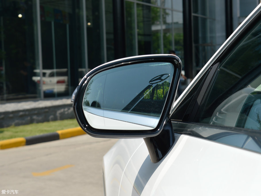 2017��YE���p�T E 200 Coupe 4MATIC