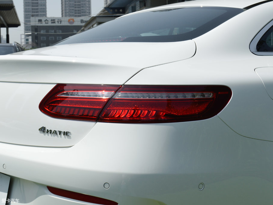 2017��YE���p�T E 200 Coupe 4MATIC