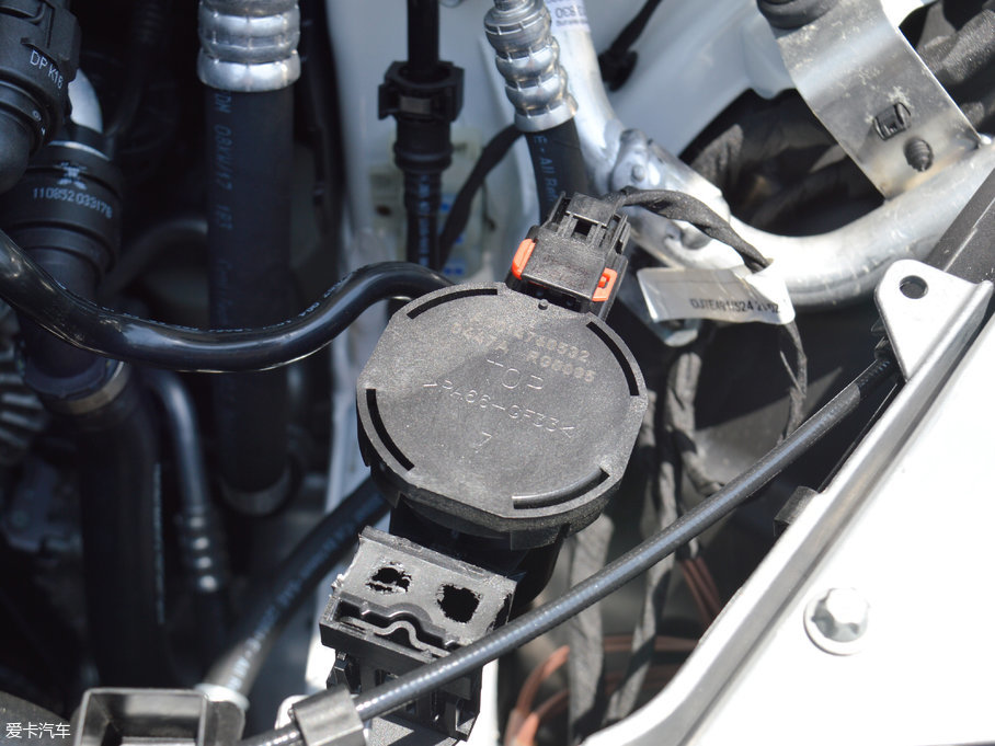 2017��YE���p�T E 200 Coupe 4MATIC