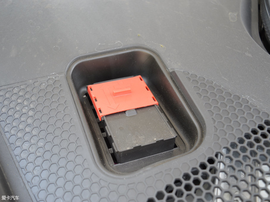 2017��YE���p�T E 200 Coupe 4MATIC