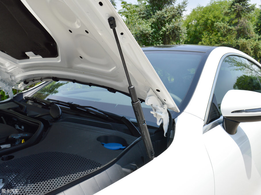 2017��YE���p�T E 200 Coupe 4MATIC