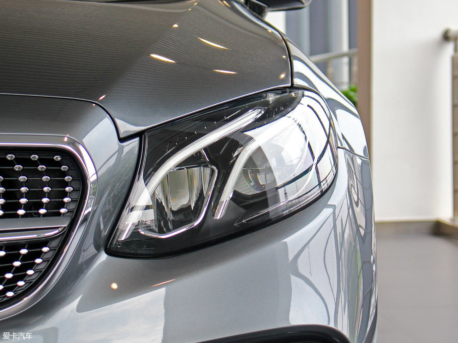 2017��YE���p�T E 200 Coupe