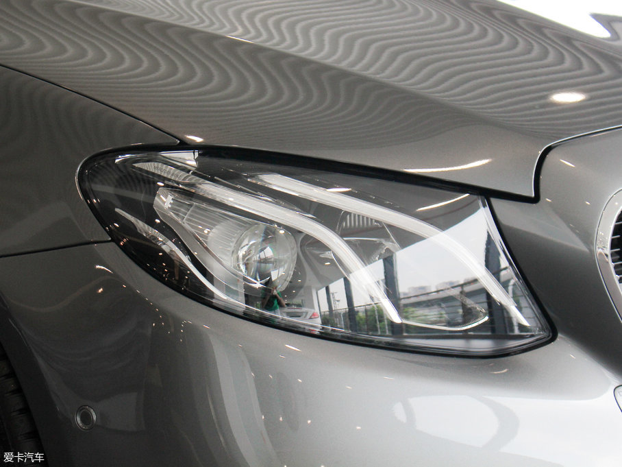 2017��YE���p�T E 200 Coupe