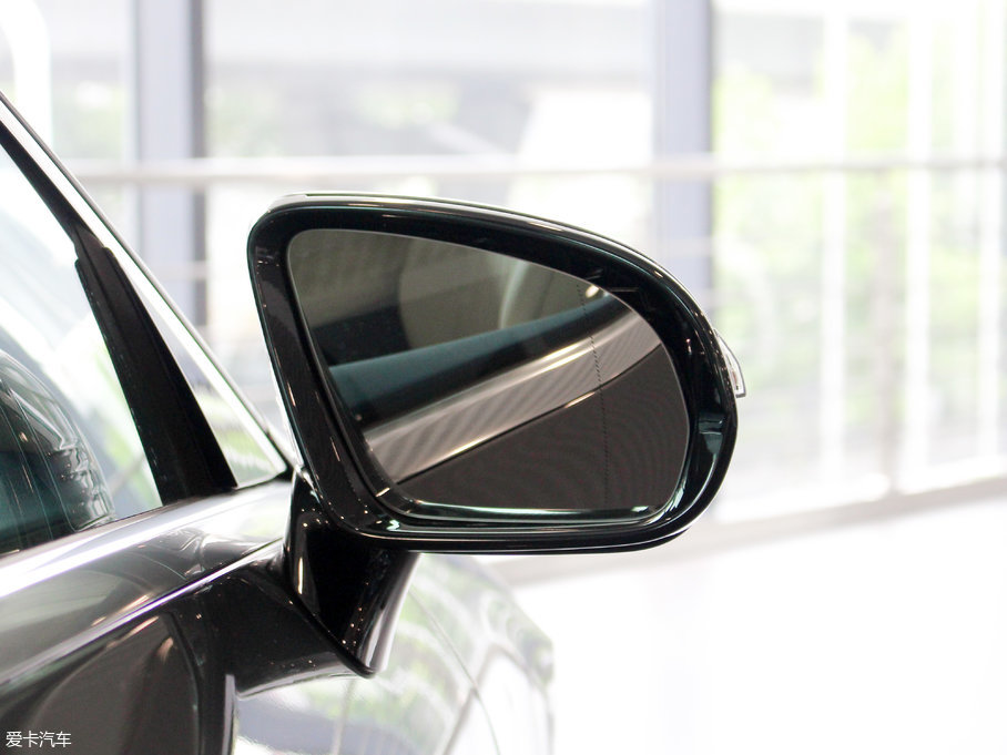 2017��YE���p�T E 200 Coupe