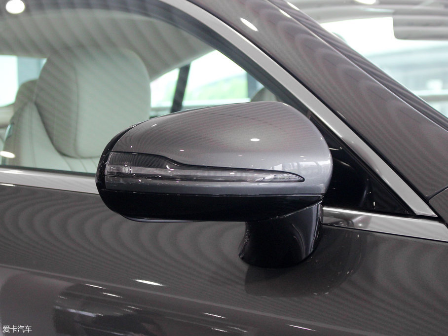 2017��YE���p�T E 200 Coupe