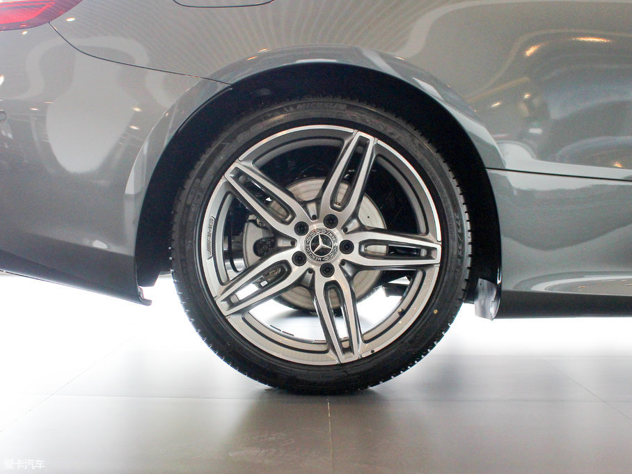 2017��YE���p�T E 200 Coupe