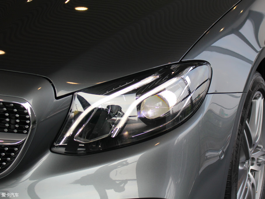 2017��YE���p�T E 200 Coupe