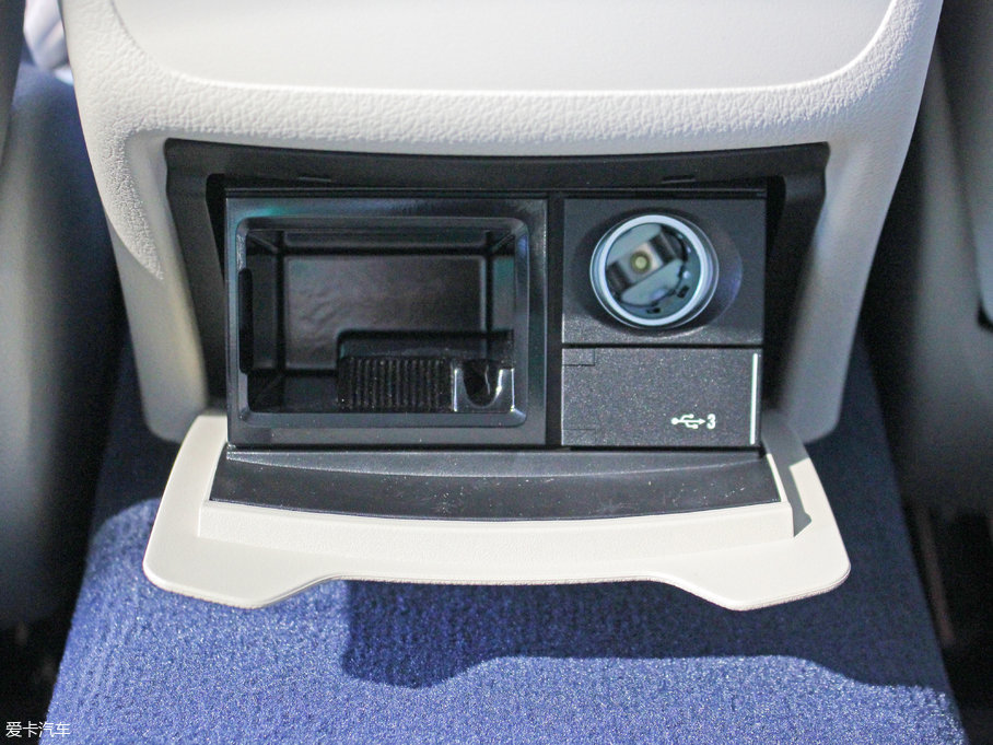 2017��YE���p�T E 200 Coupe