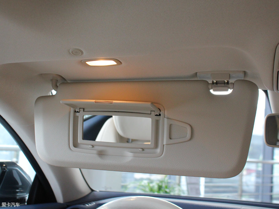 2017��YE���p�T E 200 Coupe