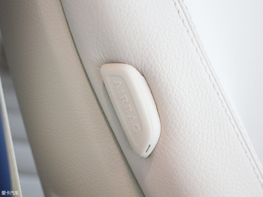 2017��YE���p�T E 200 Coupe