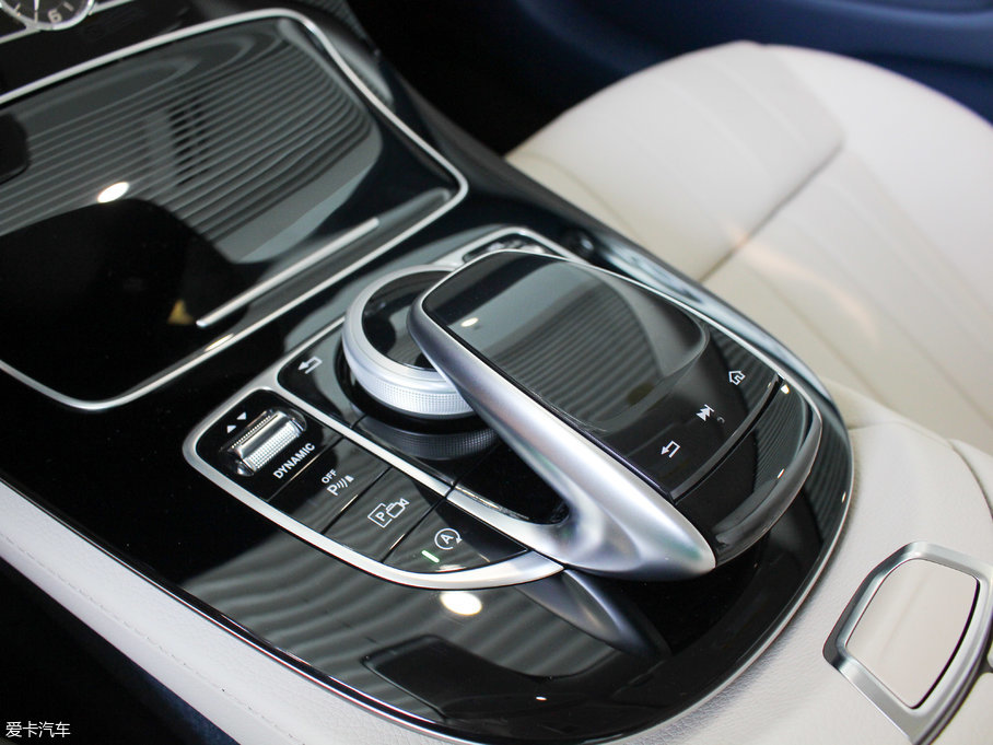 2017��YE���p�T E 200 Coupe