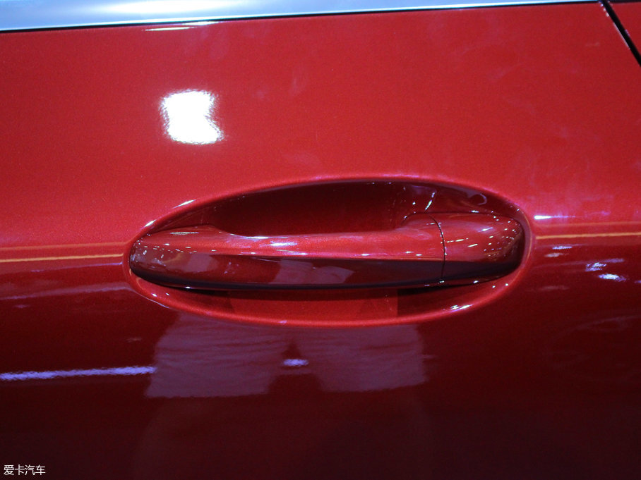 2017��YE���p�T E 200 Coupe 4MATIC