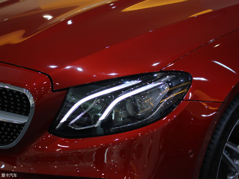 2017��YE���p�T E 200 Coupe 4MATIC