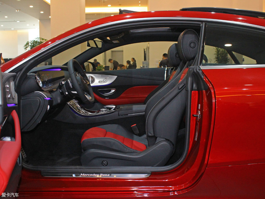 2017��YE���p�T E 200 Coupe 4MATIC