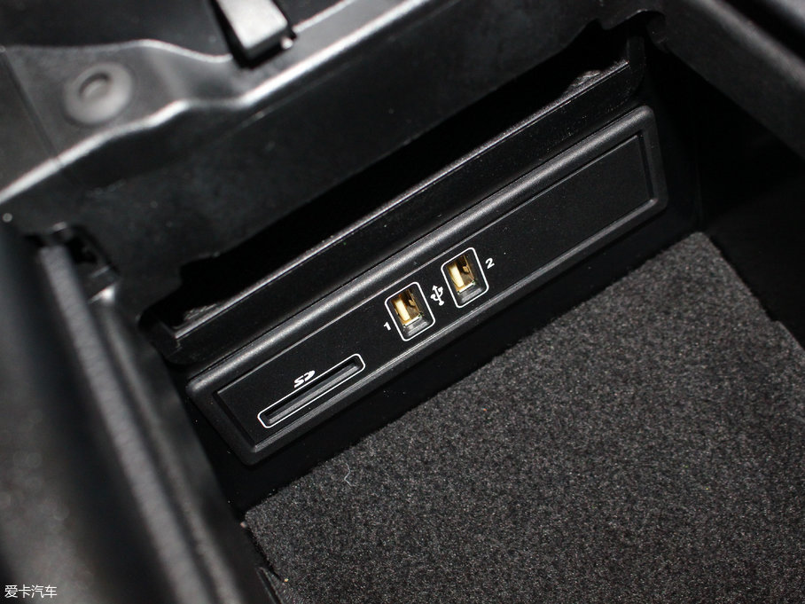 2017��YE���p�T E 200 Coupe 4MATIC