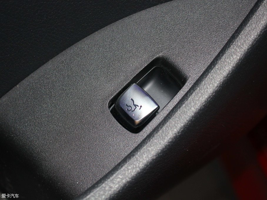 2017��YE���p�T E 200 Coupe 4MATIC