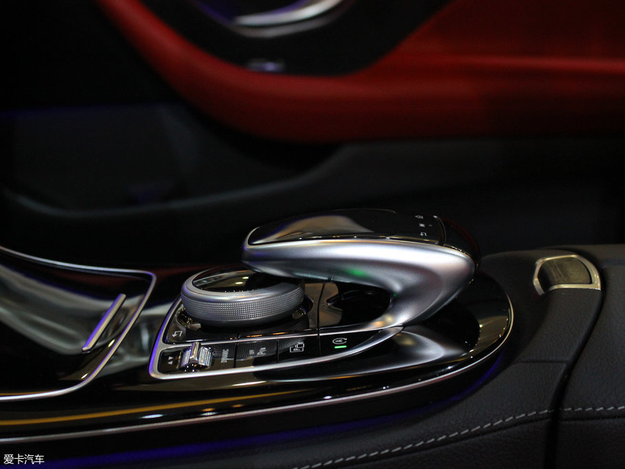 2017��YE���p�T E 200 Coupe 4MATIC