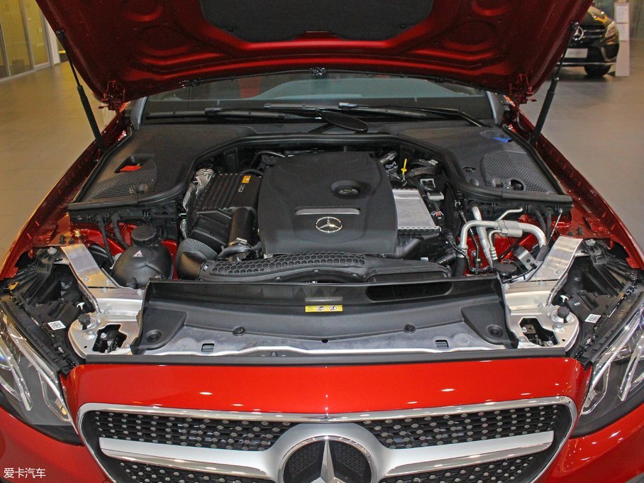 2017��YE���p�T E 200 Coupe 4MATIC