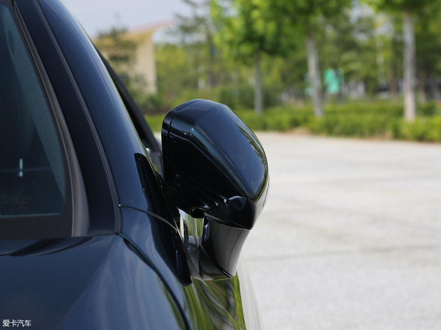 2017��YE���p�T E 300 Coupe