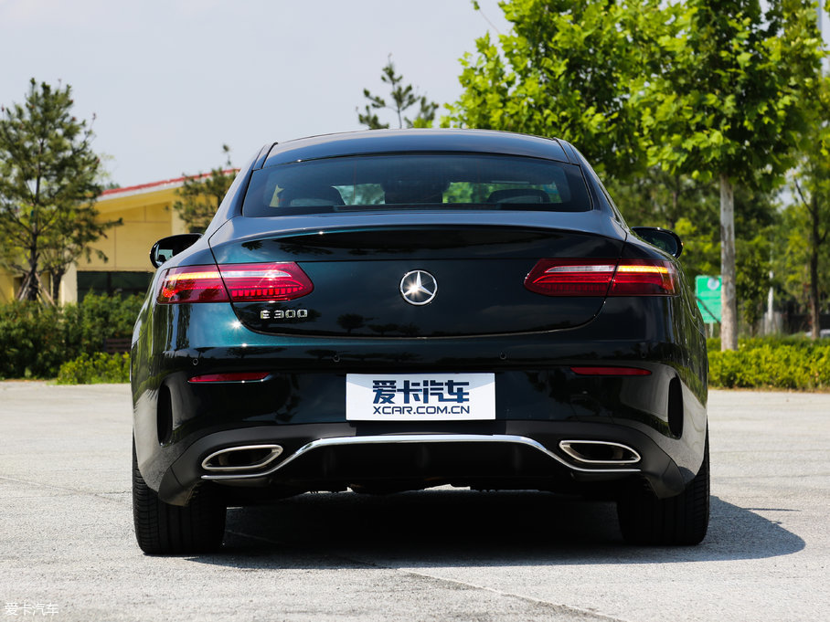 2017��YE���p�T E 300 Coupe