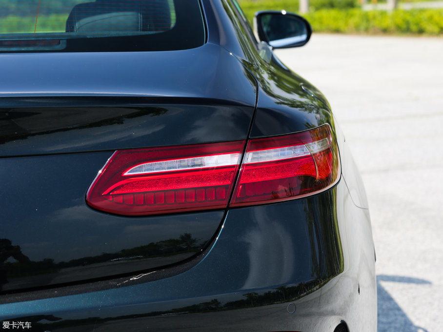 2017��YE��(j��)�p�T E 300 Coupe