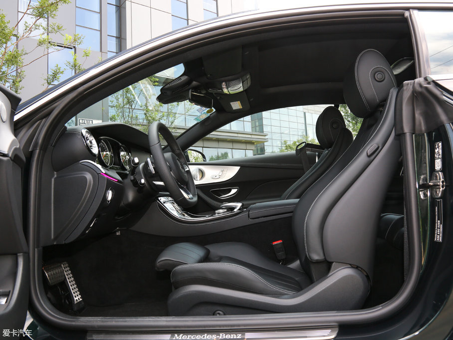 2017��YE���p�T E 300 Coupe