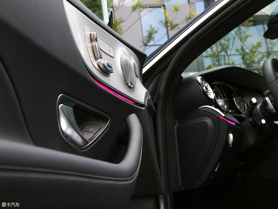 2017��YE���p�T E 300 Coupe