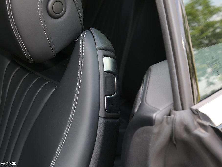 2017��YE���p�T E 300 Coupe