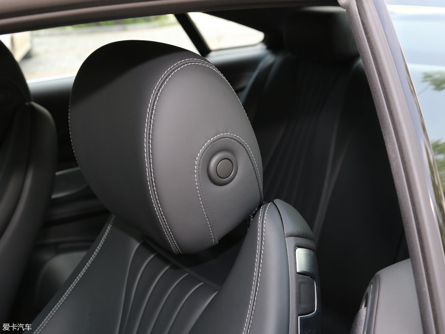 2017��YE���p�T E 300 Coupe