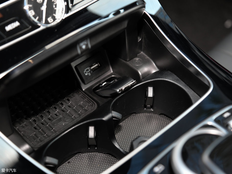 2017��YE���p�T E 300 Coupe