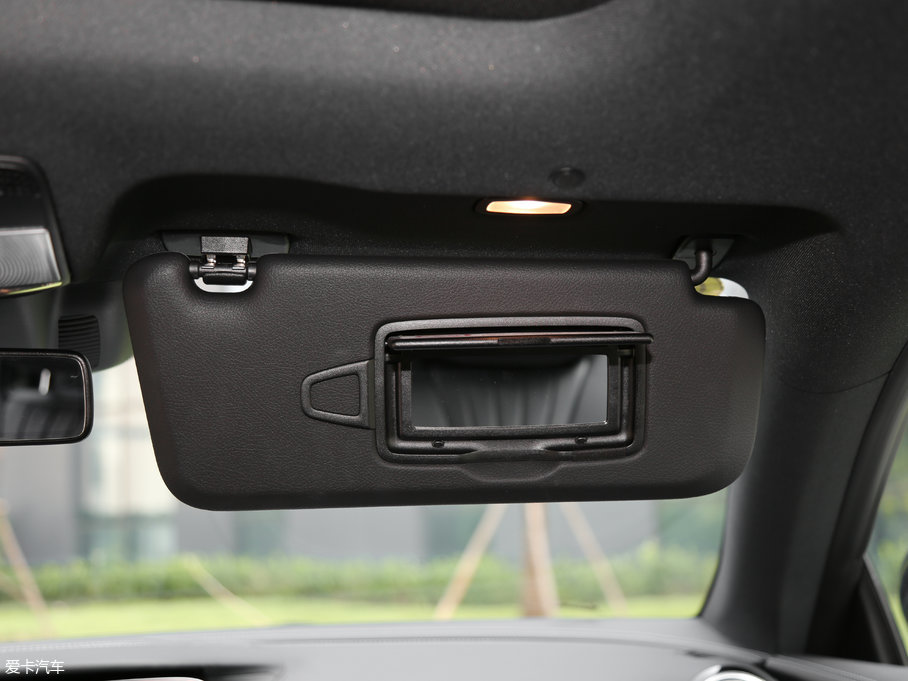 2017��YE���p�T E 300 Coupe