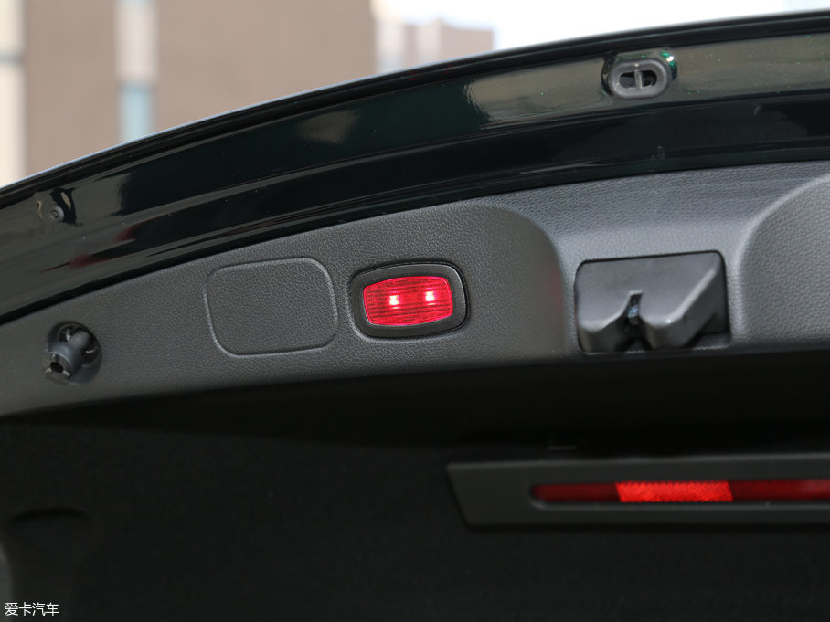 2017��YE���p�T E 300 Coupe