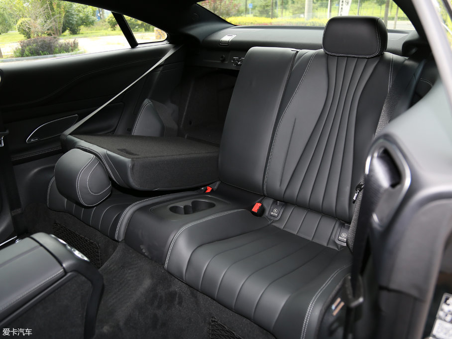 2017��YE���p�T E 300 Coupe