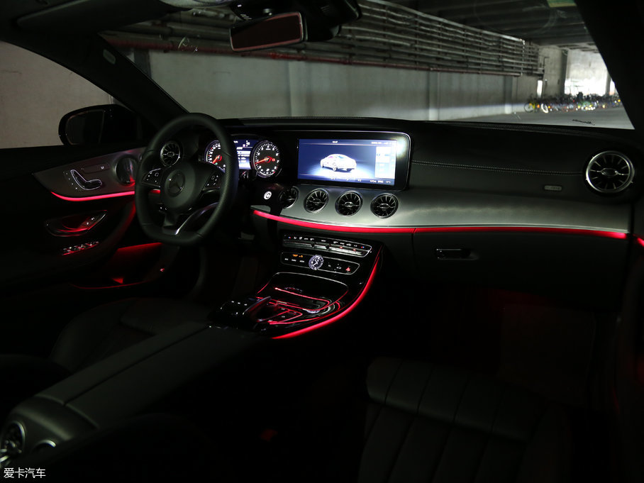 2017��YE���p�T E 300 Coupe