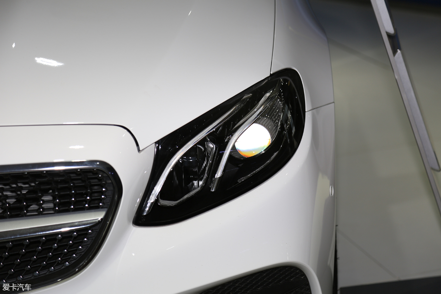 2017��YE���p�T E 200 Coupe