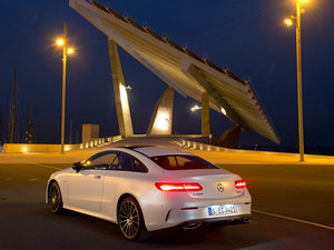 2017��E 400 4MATIC Coupe ���w���^