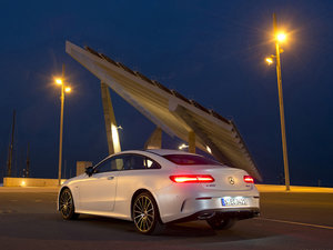 2017��E 400 4MATIC Coupe ���w���^